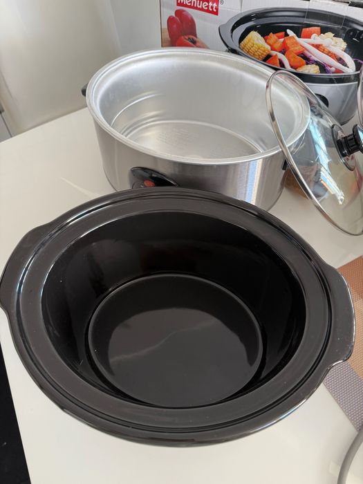 Продам повільноварку Menuett