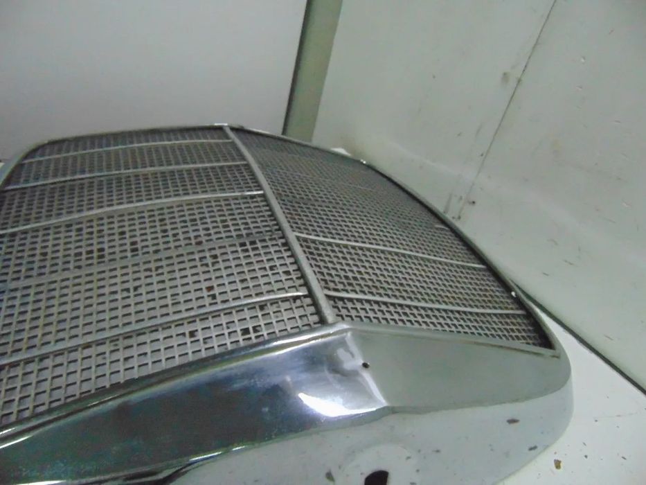 Mercedes 180 grelha " nova de stock antigo