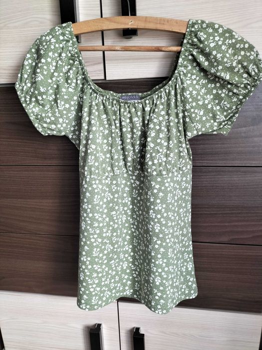 Bluzka damska top rozm. M w kwiatuszki nowa