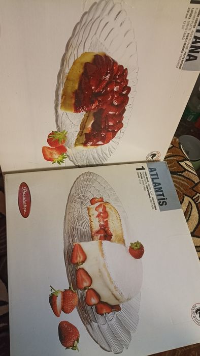 Скляне кругле блюдо Pasabahce Atlantis.