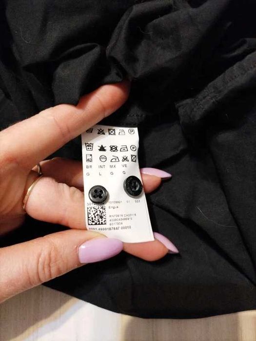 męska koszula bawełniana rozm. L firmy Hugo Boss - czarna