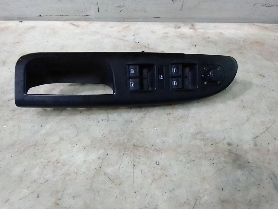 Interruptor Elevador Vidros Fr Esq VOLKSWAGEN Passat (3C2)