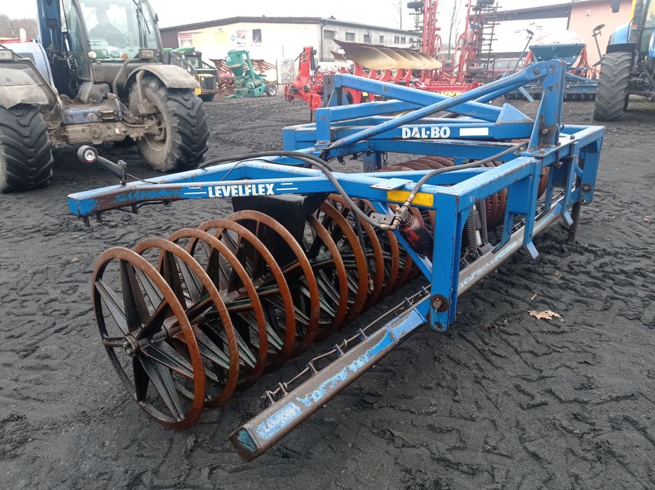 Wał na przedni Tuz 4M