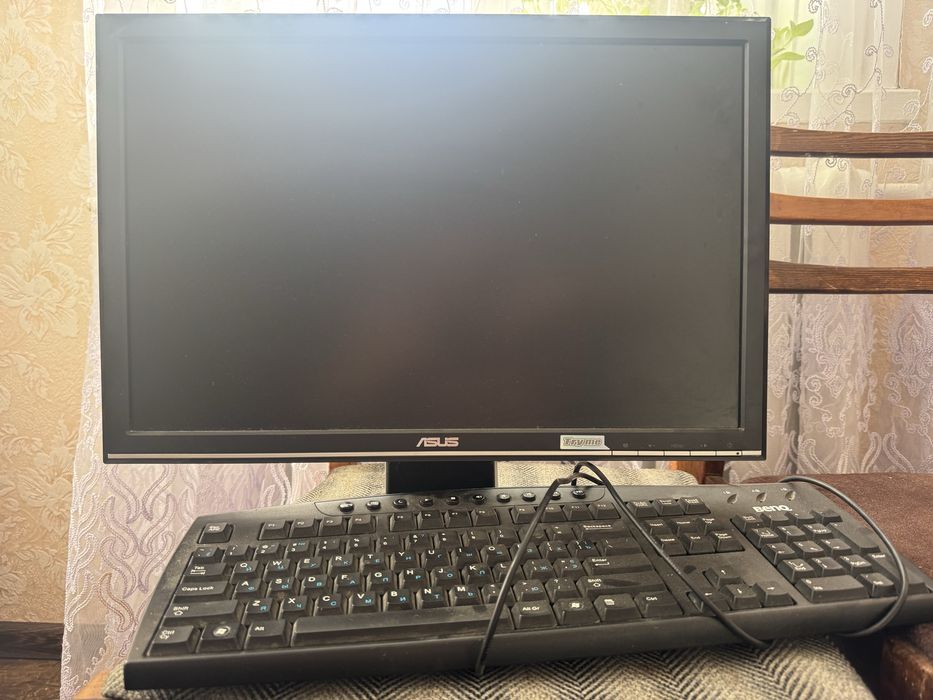 Персональний компʼютер Asus