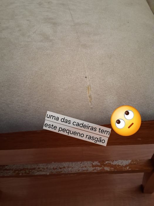 Mesa de sala com 4 cadeiras
