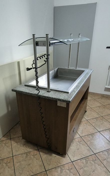 Bar sałatkowy z blatem granitowym