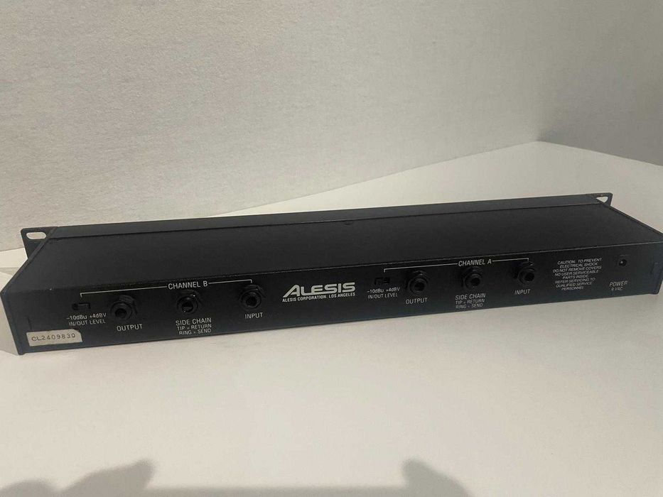 Compressor Alesis 3630 RMS/PEAK dual channel comp. limiter with gate