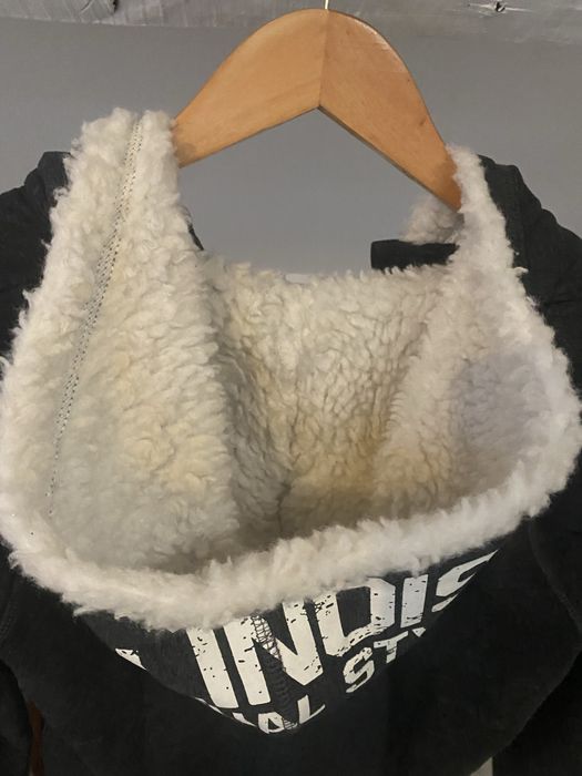 Casaco polar com carapuço