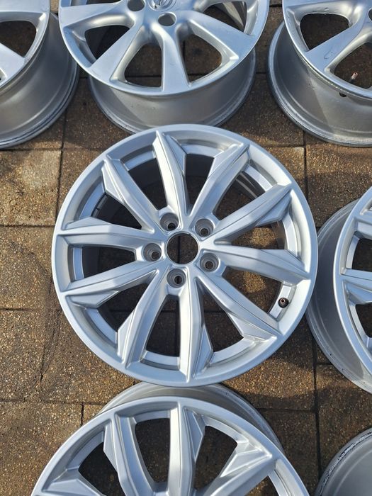 Alufelgi Audi Q5 A4 B8 b9 17 cali