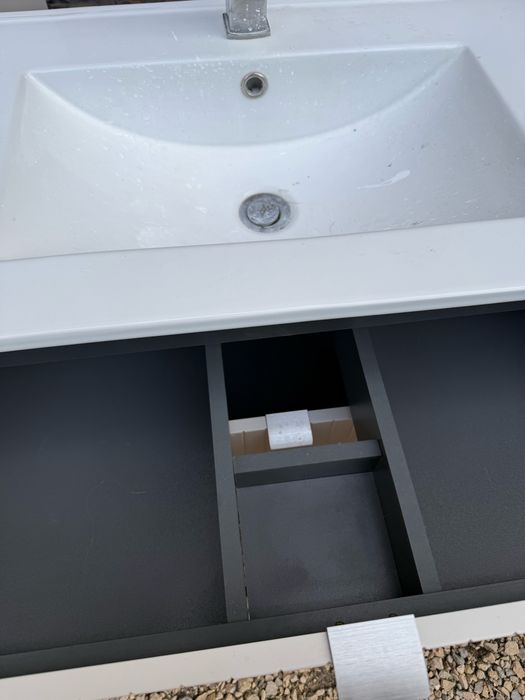 Szafka z umywalką i baterią Mirano Listrado wisząca 60 cm kaszmir