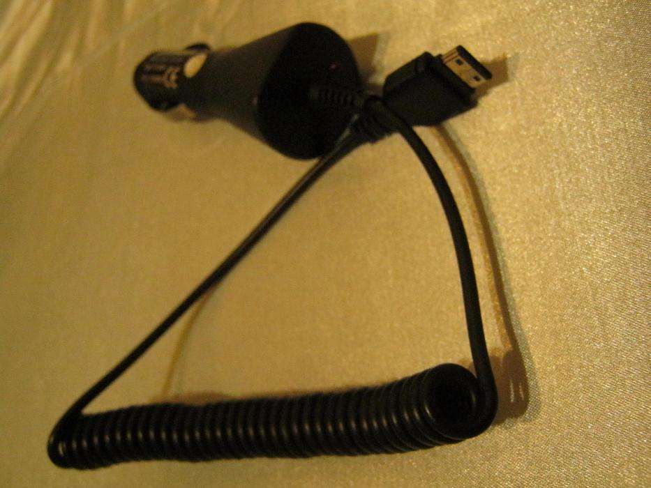 Автозарядное устройство от прикуривателя