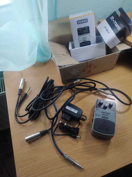 Продам педаль Behringer VD400