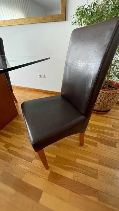 Mesa de Vidro Temperado 2cm (200x100) + 4 Cadeiras Almofadadas