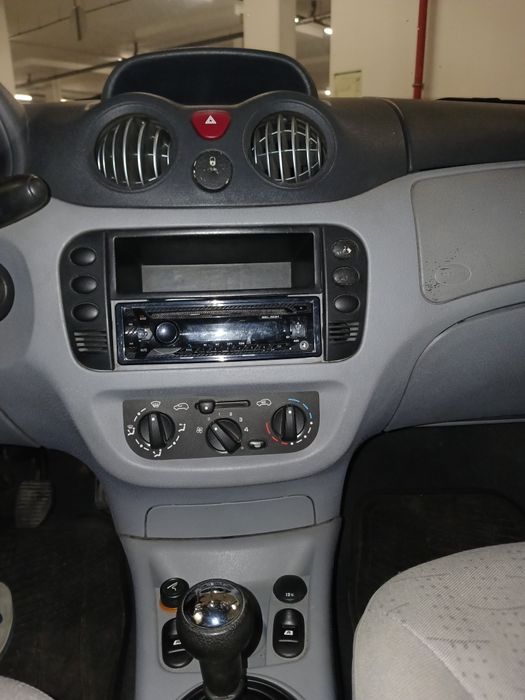 Citroën C3 1.2 ano 2003