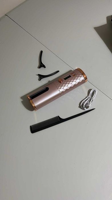 Relógio com conjunto de braceletes