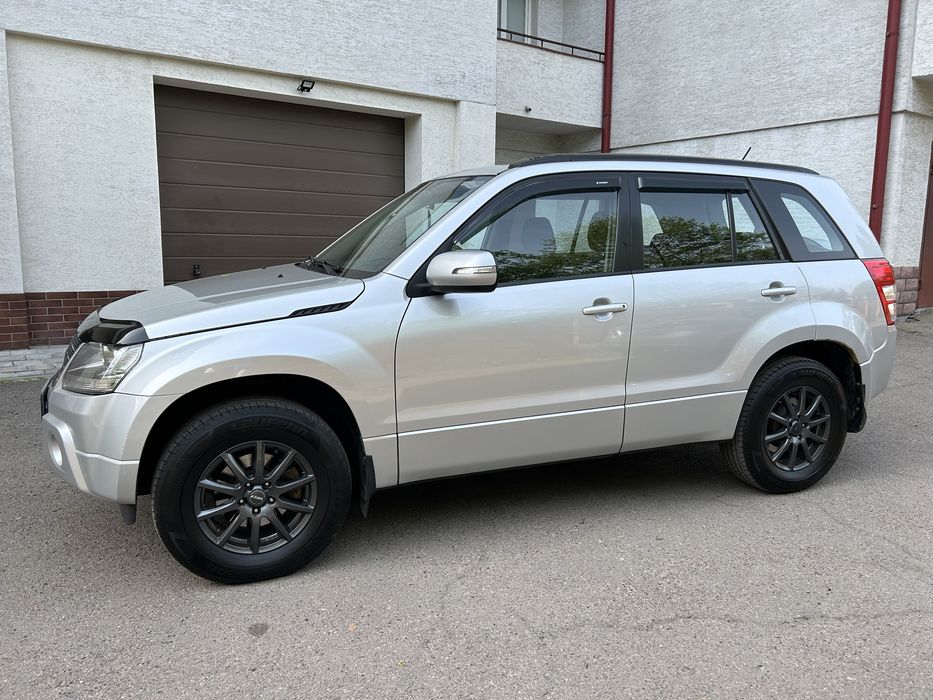 Продаю машину Suzuki Grand Vitara