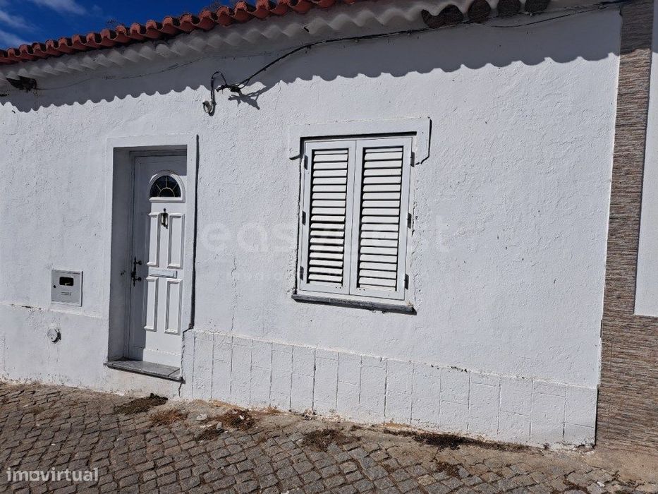 Moradia Térrea com Logradouro localizada em zona privilegiada na Sa...