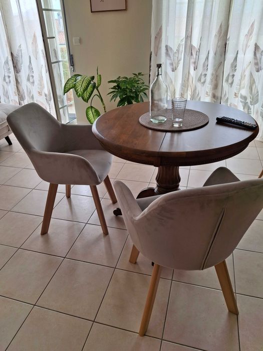 Conjunto 2 cadeiras jantar em veludo. Novas