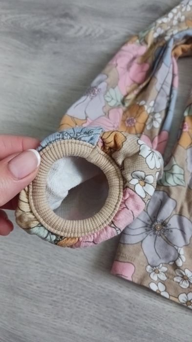 Bluzka w kwiaty H&M rozm. 134/140 (100% bawełna)