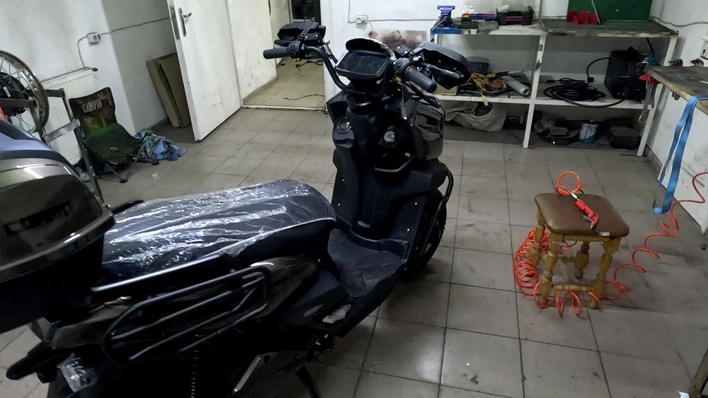 Продам  електроскутер без акумулятора або зі збіркою під ваші потреби