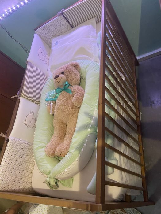 Berço que vira cama com colchão