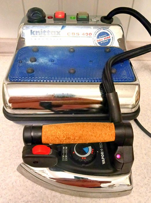 Knittax CBS 400 Промышленный Утюг с Парогенератором Германия