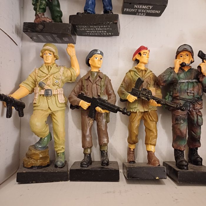 Figurki Żołnierze XX Wieku 11 szt