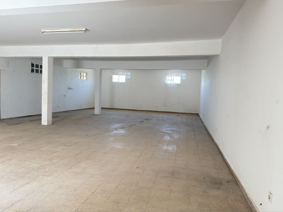 Venda de Armazém  em Pechão, Olhão