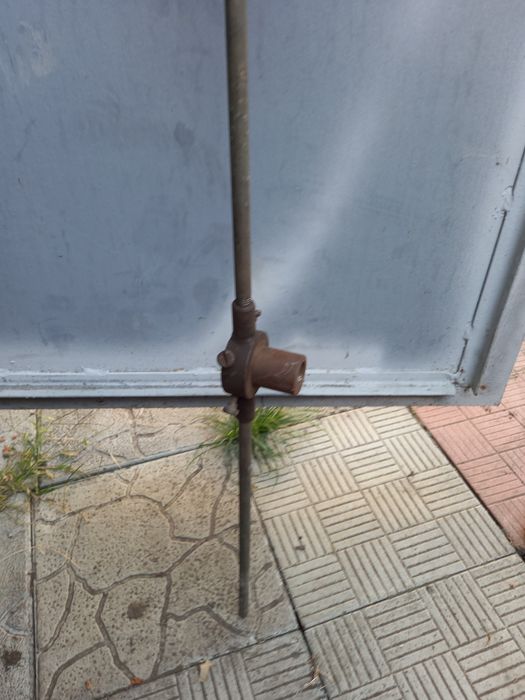 Продаю леркодержатель