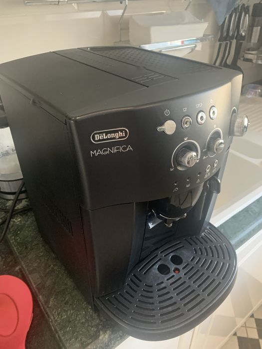 Кавомашина Delonghi Magnifica 4008