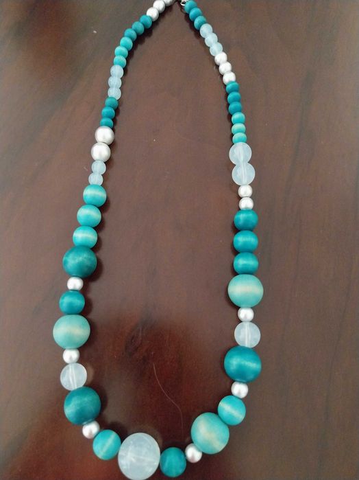 Colar de pérolas, azulado e turquesa
