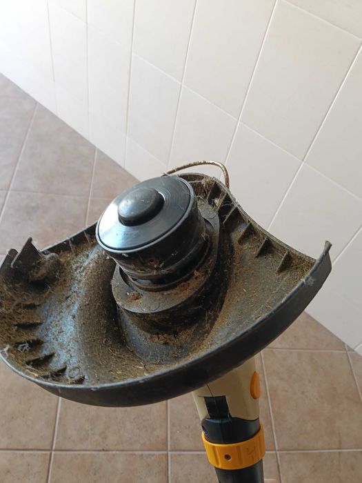 aparador de relva Ryobi