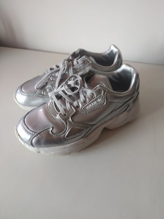 Adidas falcon  como novas