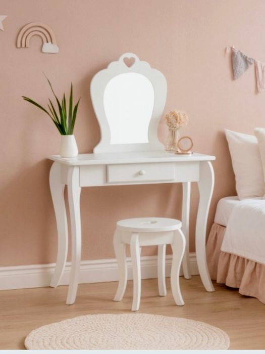 Toaletka dla dziewczynki