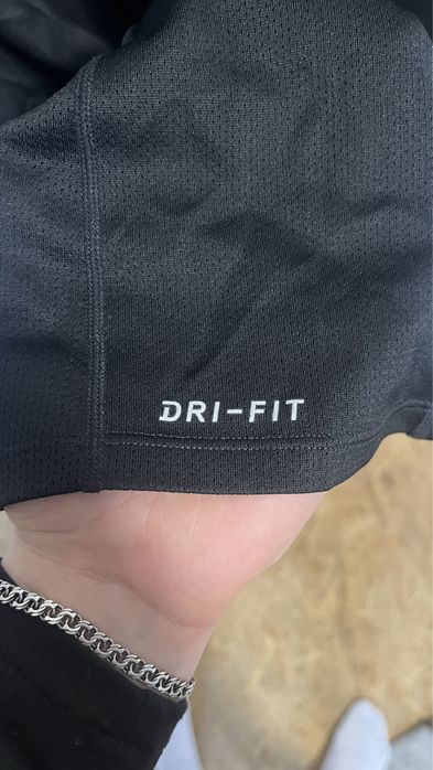 Футболка Nike для бігу