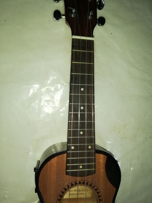 Ukulele elétrico soprano novo
