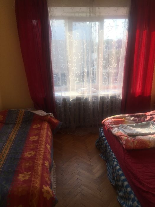 Здаеться затишна 3 кiмнатна квартира в центрI мiста