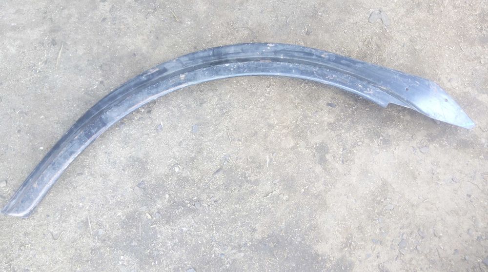 Крило переднє Маз