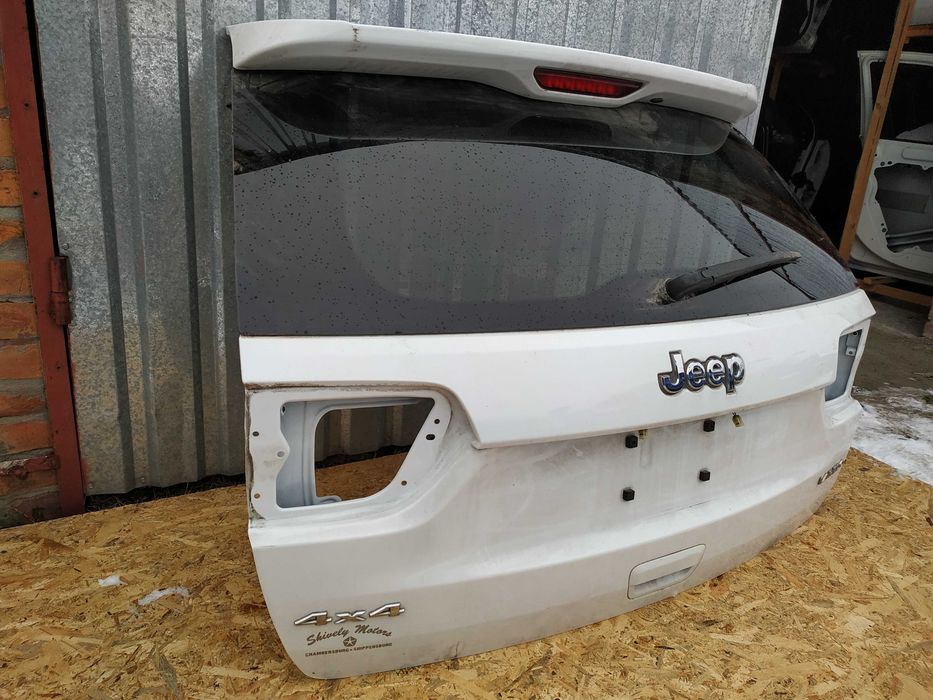 Кришка багажника Jeep Garnd Cherokee 2014+