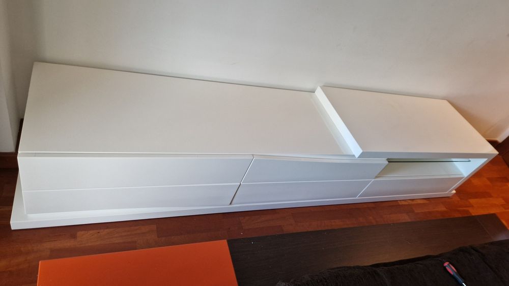 Vendo sofá, 2 cadeirões, mesa de centro e mesa TV