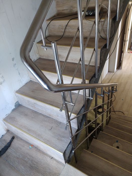 Поручні  перила сходи нержавійка металоконструкції
