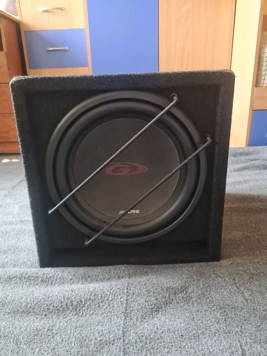 Alpine SBG-1224BR корпусний сабвуфер типу Bass Reflex