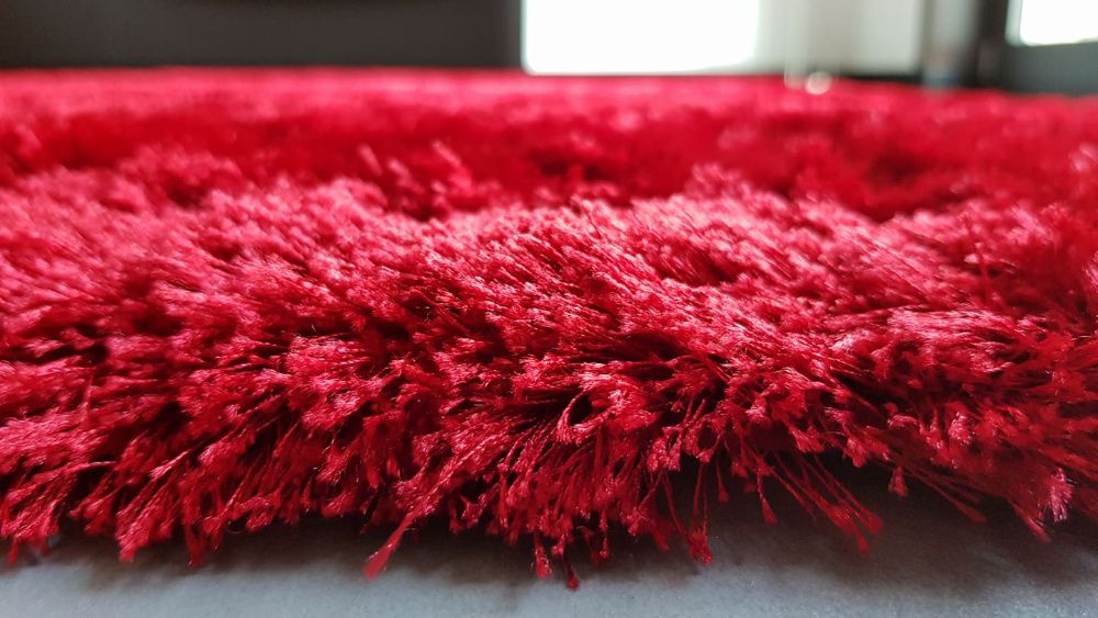 1 Tapete Shaggy 200x300 + 1 Tapete Shaggy 140x70 + 2 Almofadas 50x50