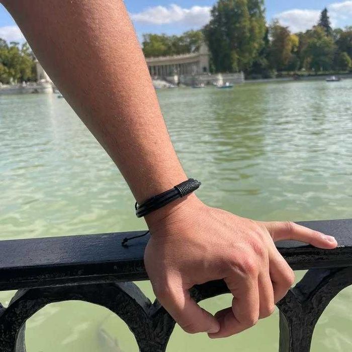 Pulseira em Couro Vegan - Preta