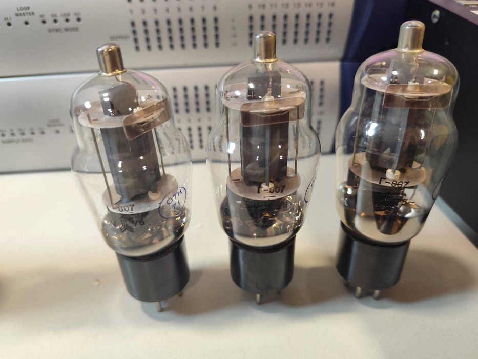 Lote2 - 3 Valvulas 807 Russas NOS