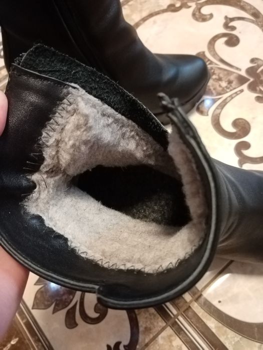 Шкіряні зимові, чоботи.