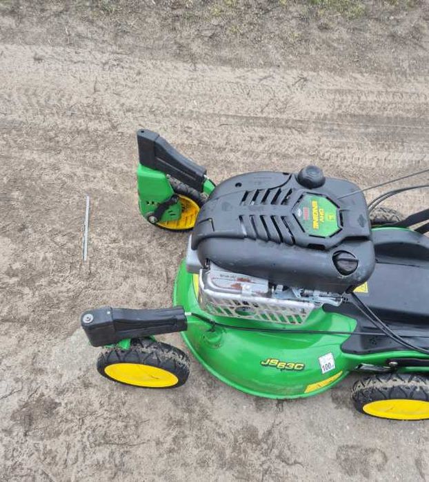 Kosiarka JOHN DEEREprawie nowa mulczująca