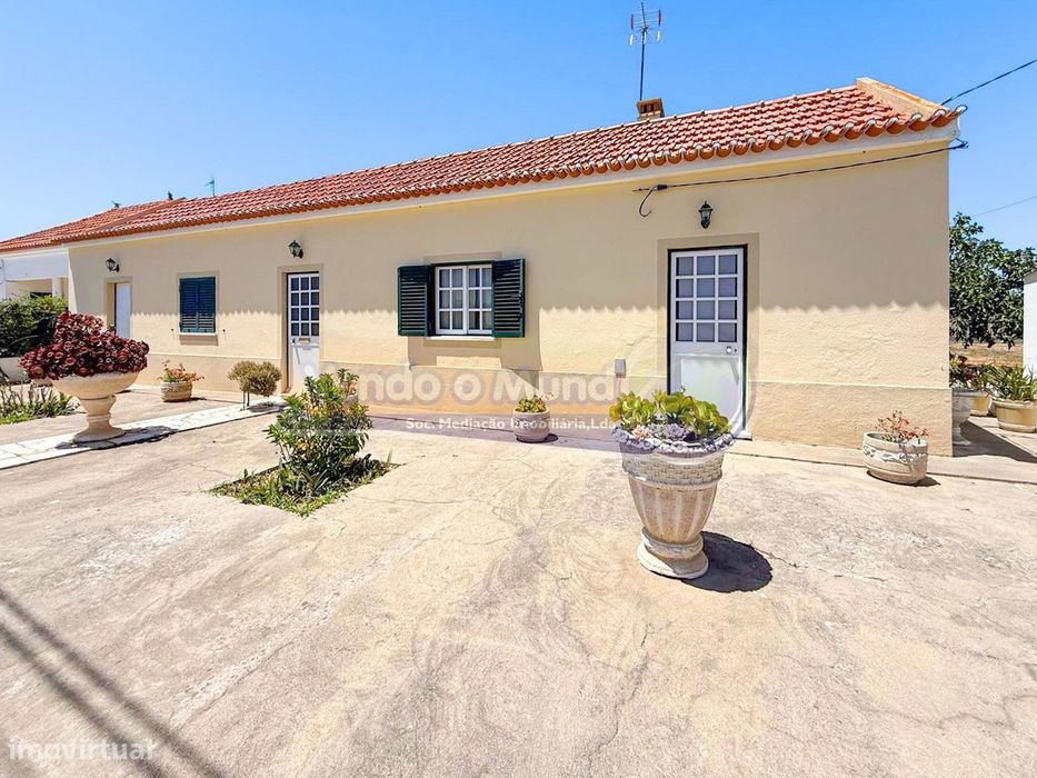 Moradia T2 em Foros de Salvaterra (F839)
