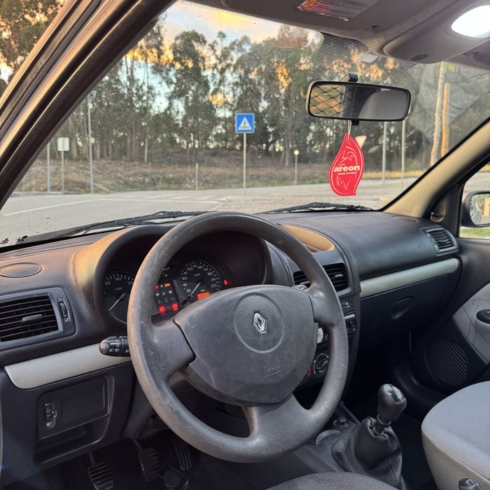 Renault clio 1.5 dci comercial poucos kms