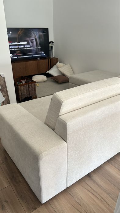 Sofá três lugares com chaise long